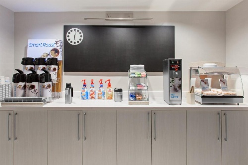 Holiday Inn Express West Los Angeles-Santa Monica, an IHG Hotel image 13