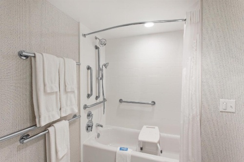 Holiday Inn Express West Los Angeles-Santa Monica, an IHG Hotel image 21