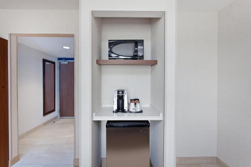 Holiday Inn Express West Los Angeles-Santa Monica, an IHG Hotel image 6